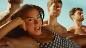 גל ג'ומה, צילום: מסך יוטיוב רשמי